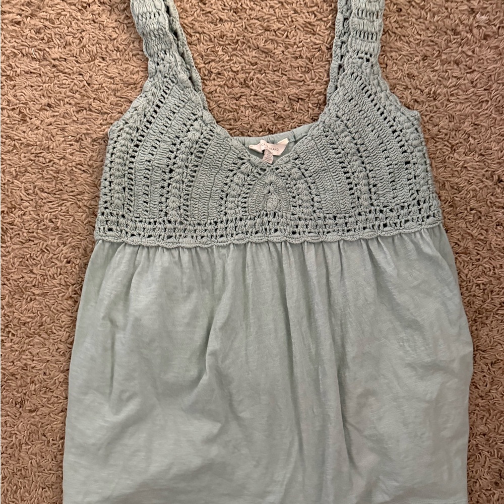 Chic Crochet Top in Light Gray